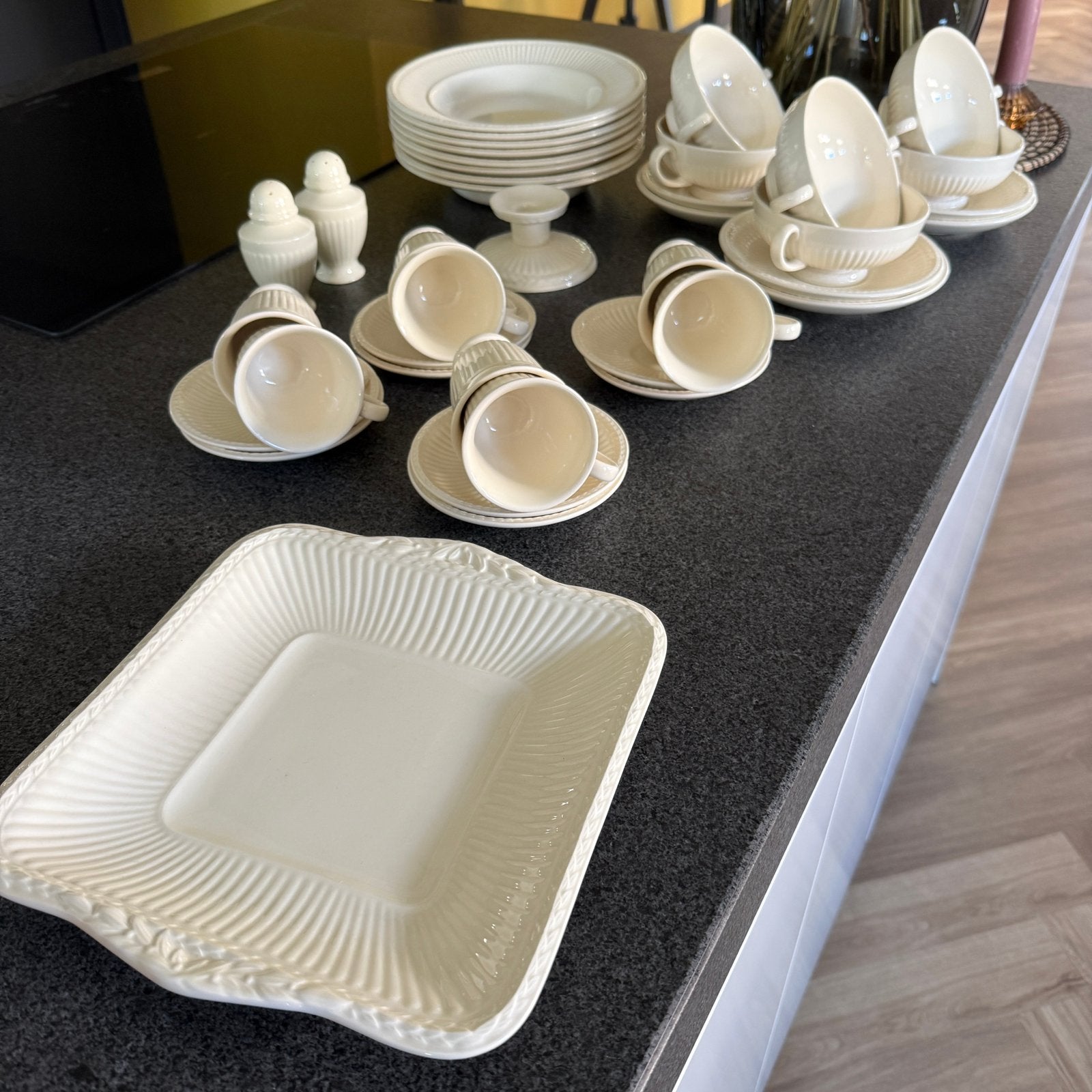 Wedgewood Edme servies, Ophalen