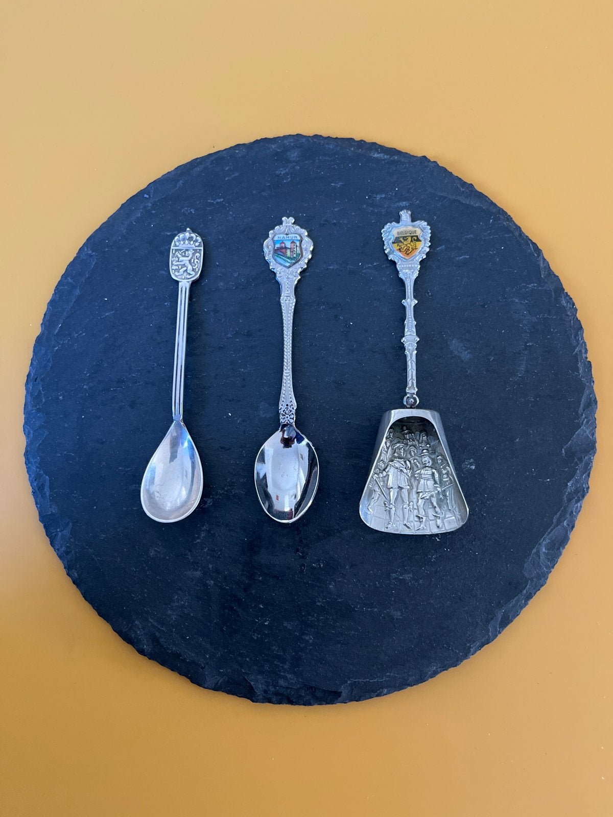 3 vintage Belgische souvenirlepeltjes Keltum suikerschep, Verzenden