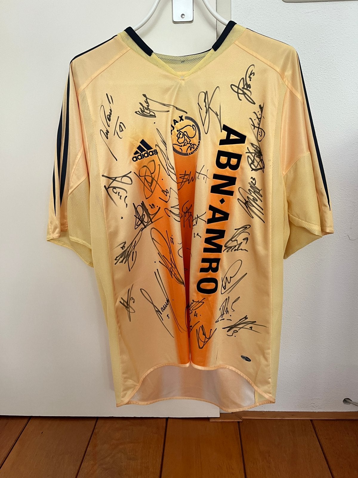 Gesigneerd Ajax Shirt Selectie 2004 zlatan, Verzamelen, Sportartikelen en Voetbal, Ophalen of Verzenden, Gebruikt, Ajax, Shirt