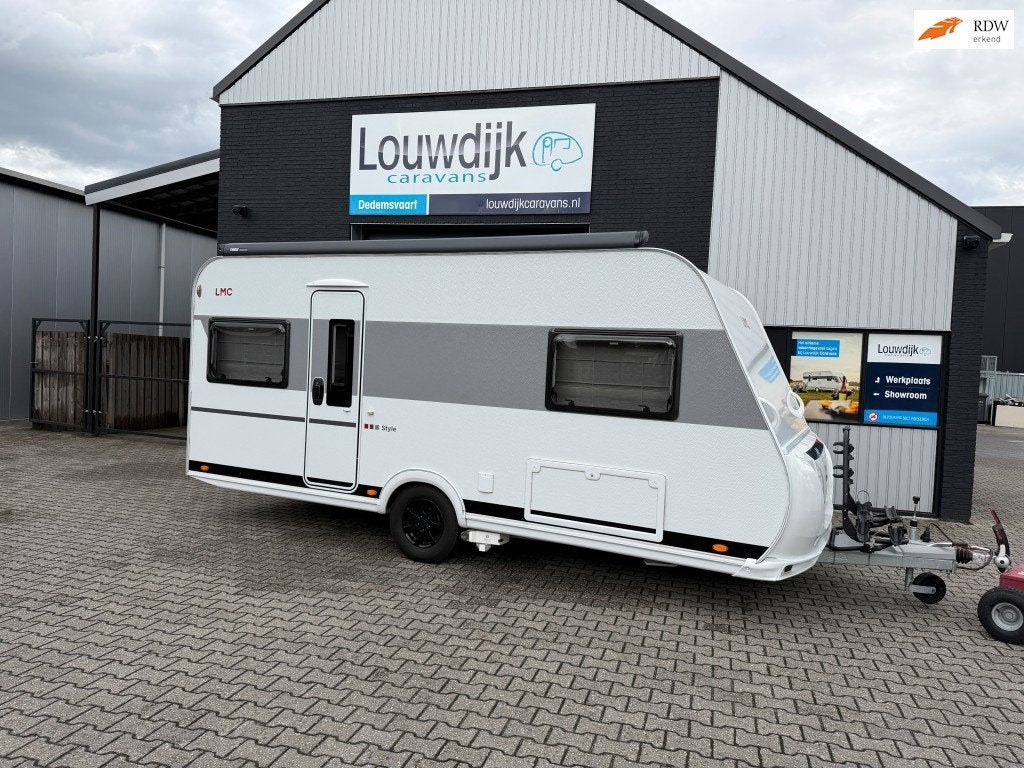 LMC Style 440 D ’24 (Full Option, Fransbed), Caravans en Kamperen, Caravans, Rondzit, Vast bed, Bedrijf, 6 tot 7 meter