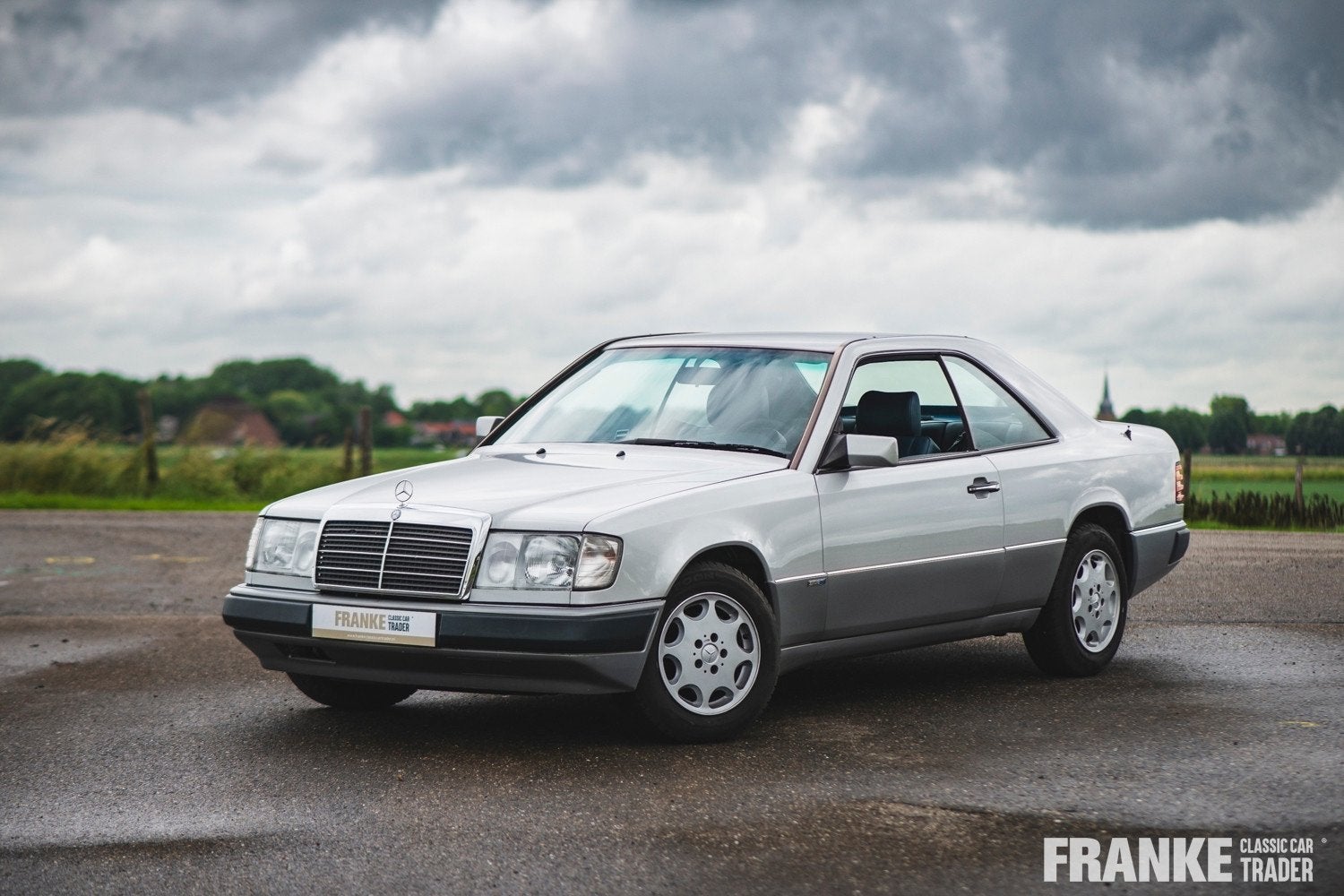 Mercedes-Benz 200-500 (W124) 230 CE MoPf 1, Achterwielaandrijving, Gebruikt, 4 cilinders, 4 stoelen