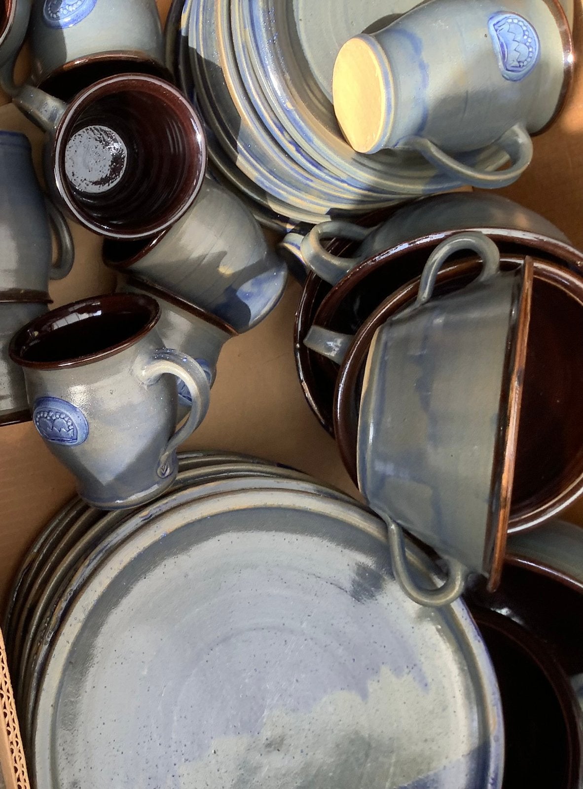 Stenen servies, Ophalen