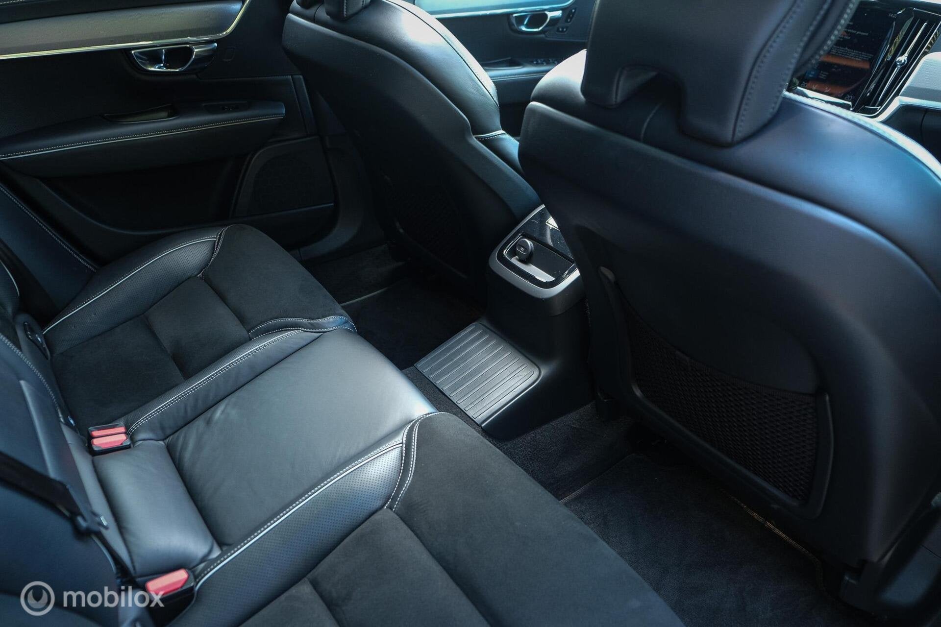Foto 46 van Volvo V90 2.0 T8 AWD R-Design | Stoel en stuurwielverwarming