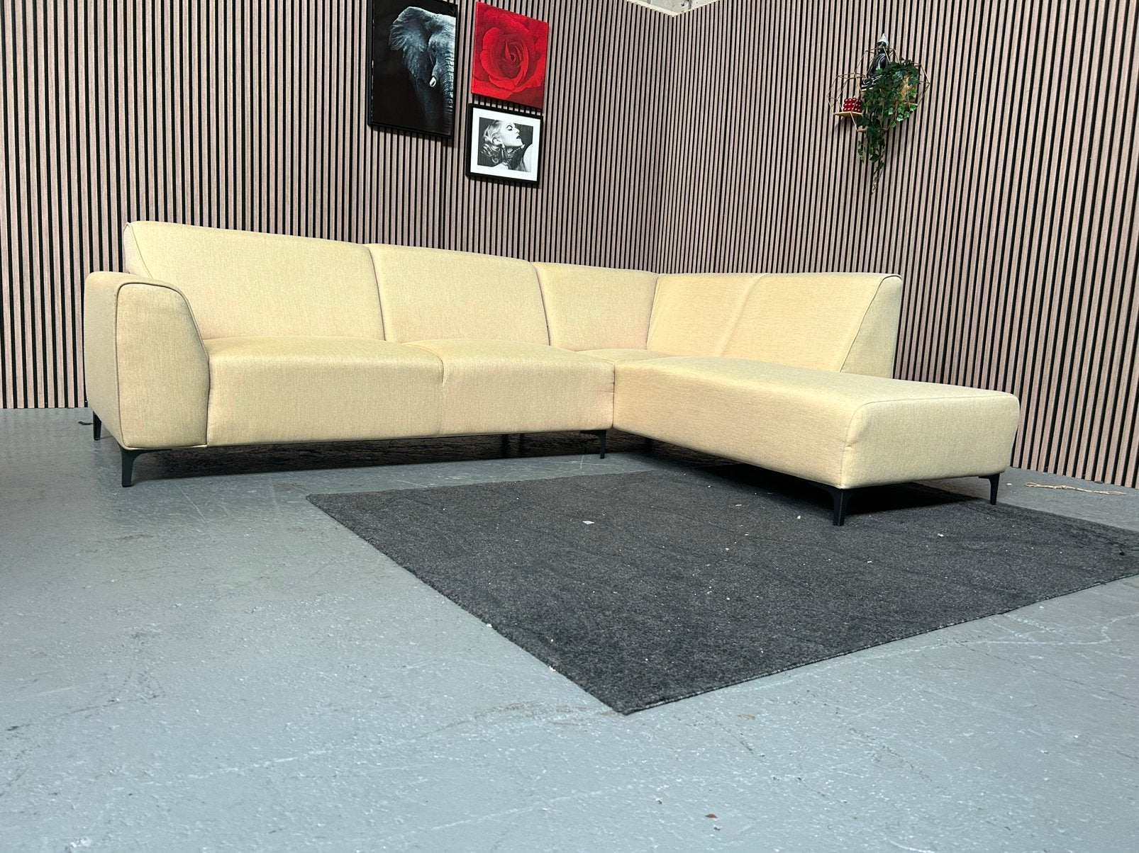 GRATIS LEVERING Hoekbank Beige 275X205 GEREINIGD, Huis en Inrichting, 250 tot 300 cm, Hoekbank, Ophalen of Verzenden, Zo goed als nieuw