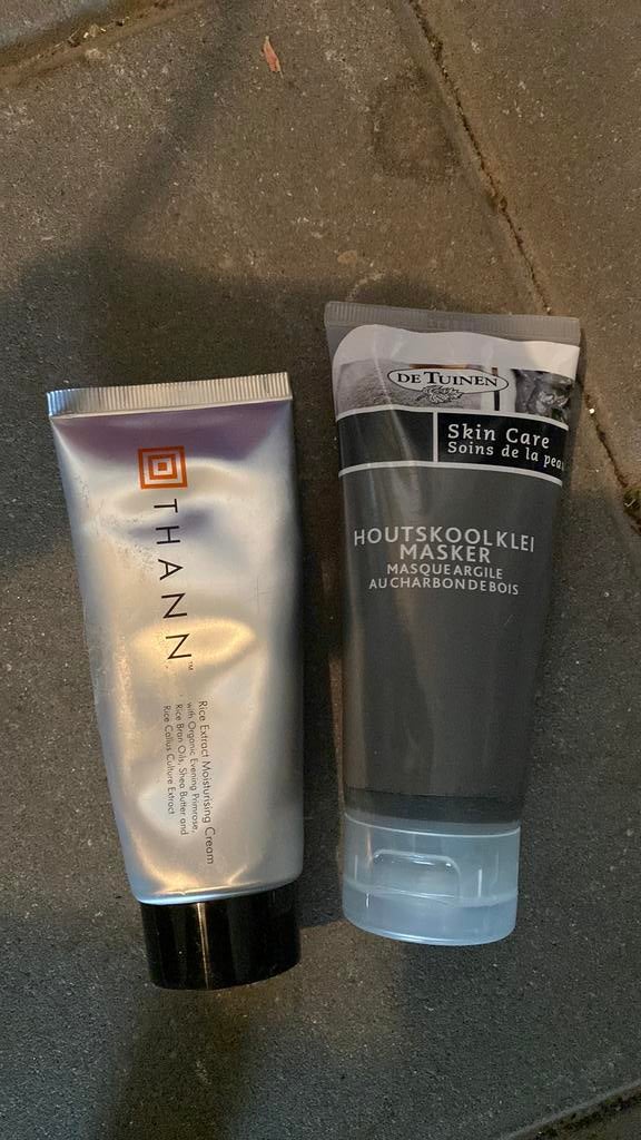 Houtskool masker en lichaamscreme, Sieraden, Tassen en Uiterlijk, Uiterlijk | Gezichtsverzorging, Ophalen, Nieuw, Gehele gezicht