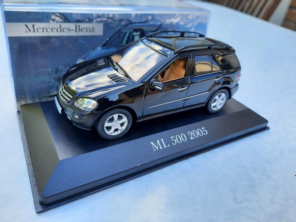 Mercedes-Benz ML500 (2005) - Zwart - Schaal 1/43, Hobby en Vrije tijd, Modelauto's | 1:43, Ophalen of Verzenden, Zo goed als nieuw