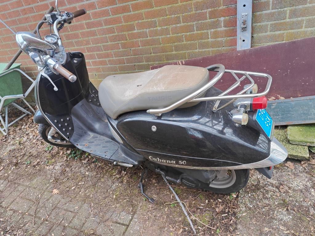 Touris snorscooter, Fietsen en Brommers, Ophalen, Gebruikt, Benzine, Overige merken