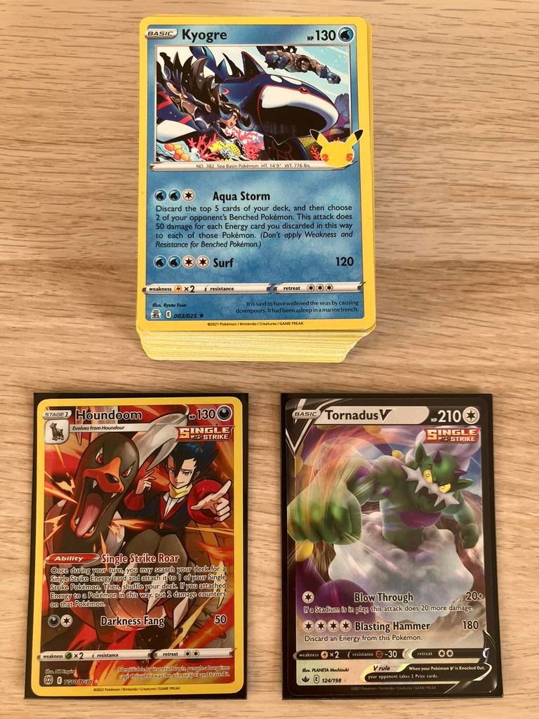 KADO TIP Set van 100 verschillende originele Pokemon kaarten, Ophalen of Verzenden, Zo goed als nieuw, Meerdere kaarten, Foil