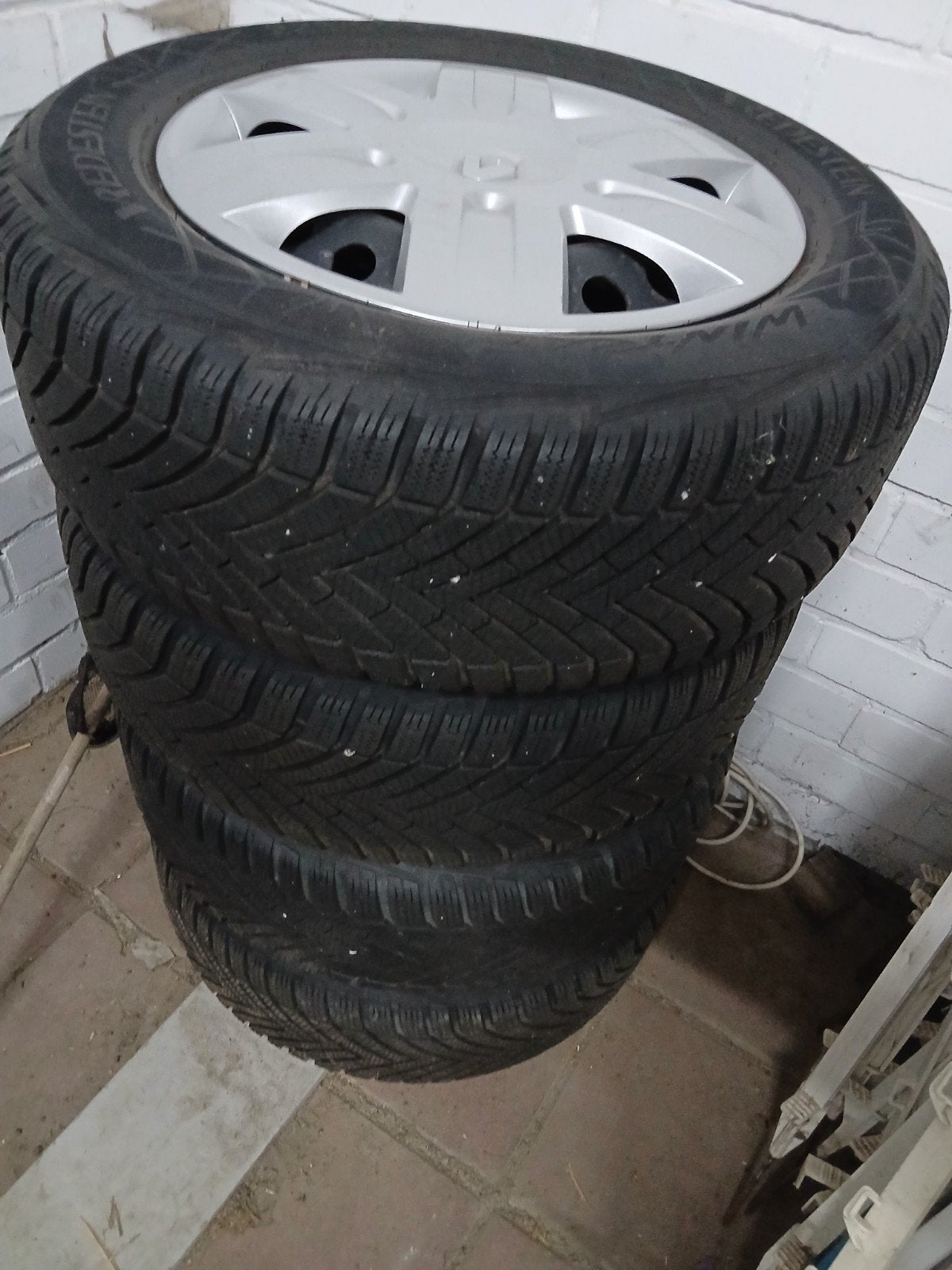 Winterbanden met ruim profiel - DOT code 0223, Auto-onderdelen, Ophalen, Gebruikt, 16 inch, Winterbanden