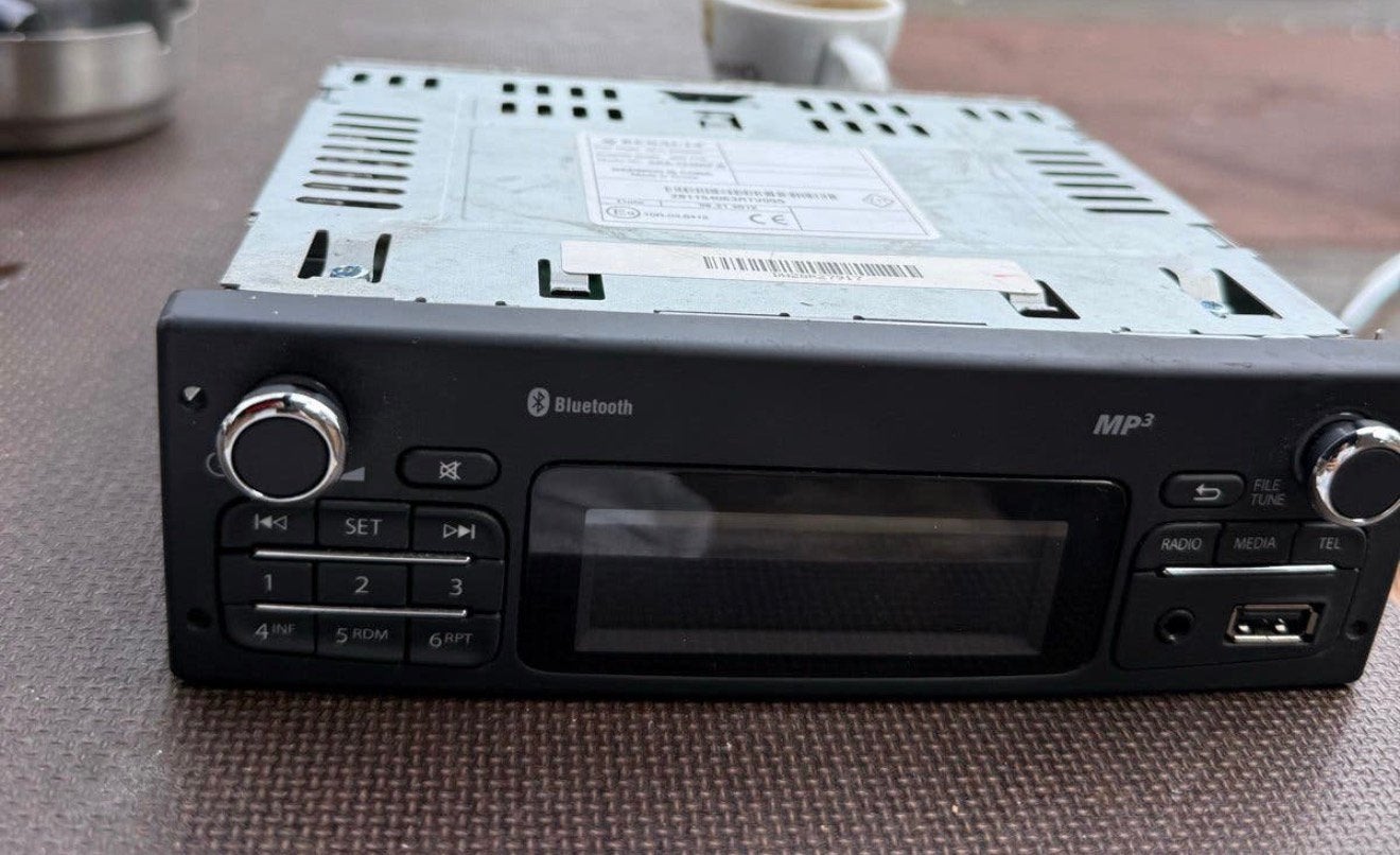 GEZOCHT  Renault twingo/kangoo radio als op foto, Ophalen of Verzenden, Gebruikt