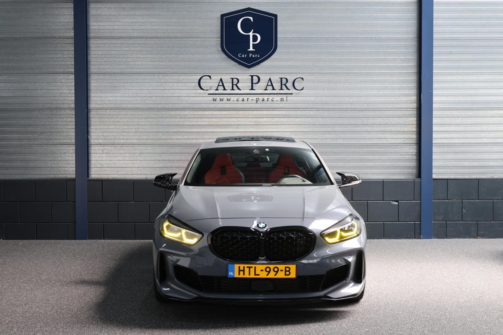 BMW 1-serie M135i xDrive 306+PK M-PERFORMANCE/LED/VIRTUAL/SF, Auto's, Gebruikt, Euro 6, 4 cilinders, Leder