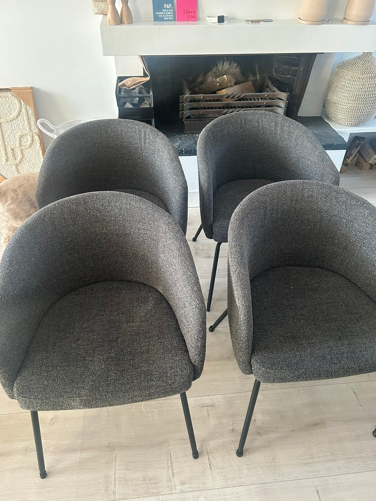5 Eetkamerstoelen grijs beetje gemêleerd. Izgst, Ophalen, Zo goed als nieuw, Grijs, Vier