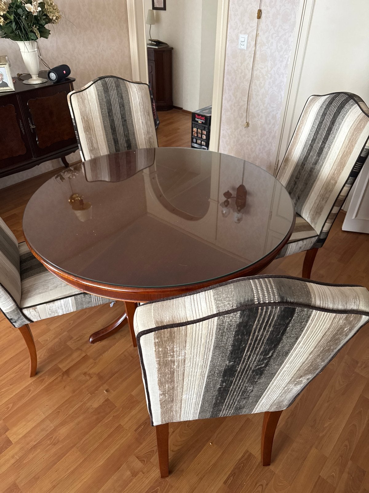 Prachtige eethoek: ronde tafel (ovaal verlengbaar) + 4 stoel, Ophalen, 100 tot 150 cm, Rond, 200 cm of meer