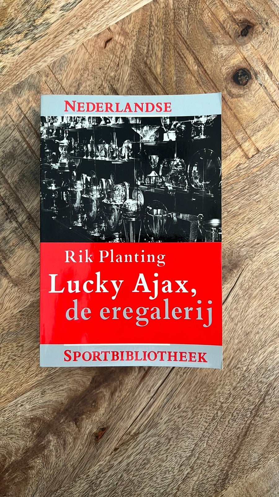 Boek lucky Ajax de eregalerij, Ophalen of Verzenden, Zo goed als nieuw
