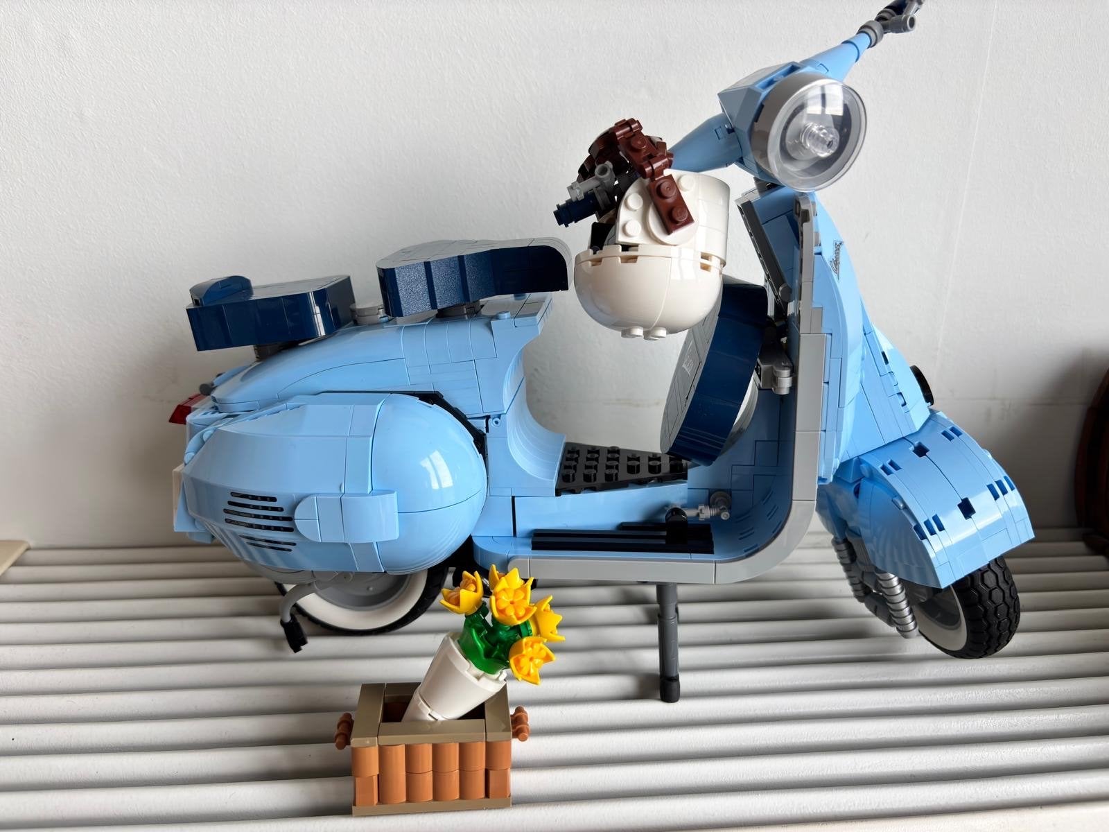 Lego Vespa 125 (10298) - Zo goed als nieuw, Lego, Ophalen of Verzenden, Zo goed als nieuw, Compleet