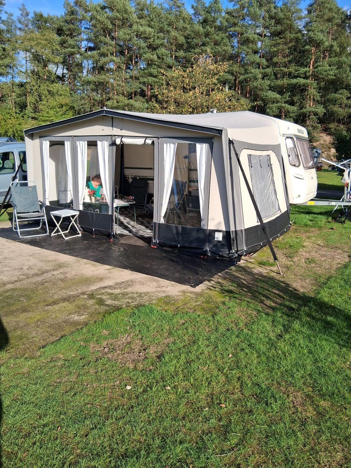 Chateau Cantara 4.45 met grote Reda voortent, Caravans en Kamperen, Chateau, Dwarsbed, Treinzit, Particulier