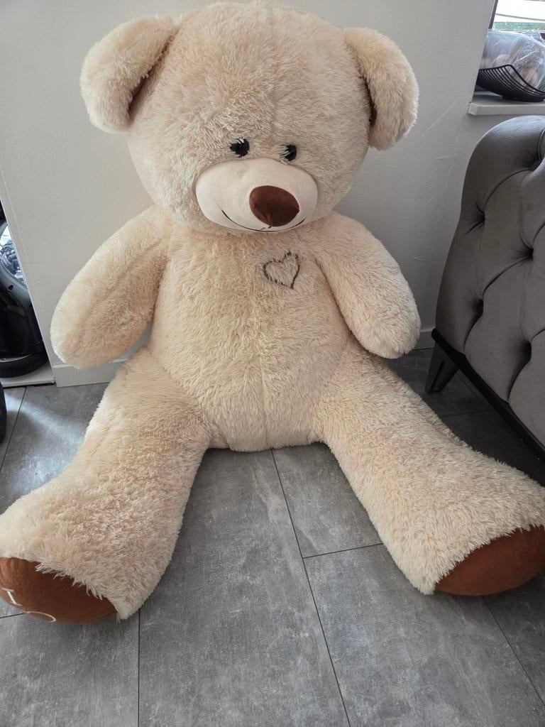 Grote knuffelbeer - 'I Love You' - Zo goed als nieuw, Beer, Ophalen of Verzenden, Zo goed als nieuw, Met kleding of accessoire