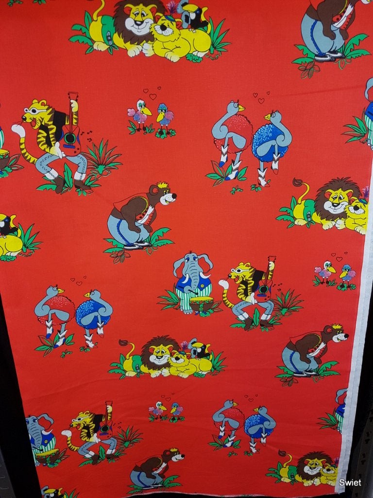 10913 Vintage katoenen kinderstof met dierenprint swiet, Hobby en Vrije tijd, Stoffen en Lappen, Overige kleuren, Verzenden, 120 cm of meer