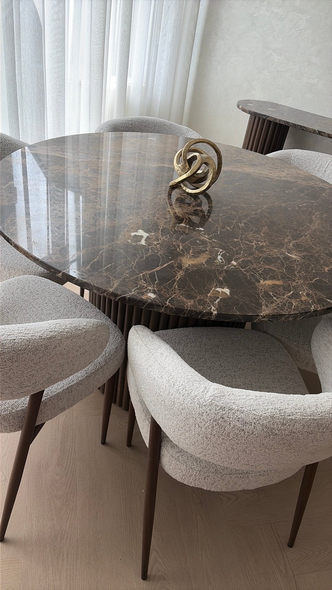 Foto 3 van Luxe set eettafel & salontafel – Emperador marmer