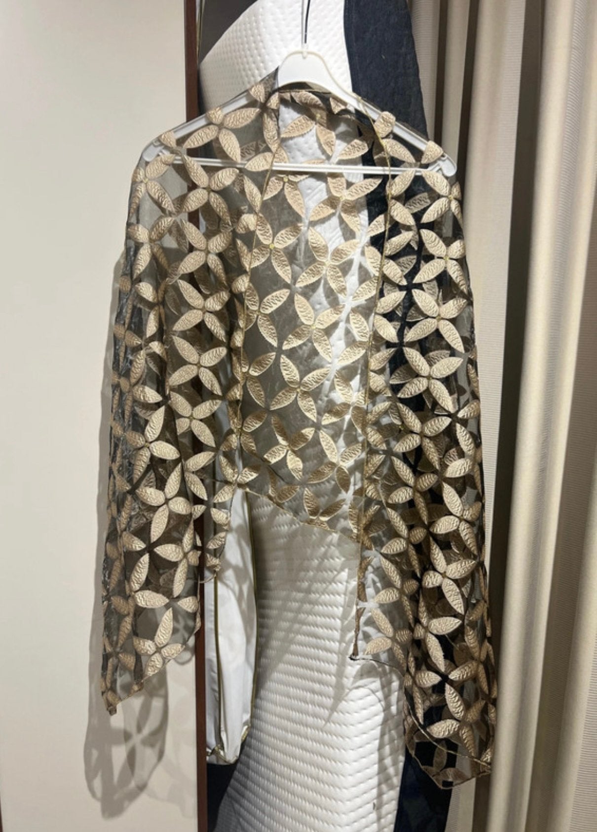 Tule omslagdoek met bloemen voor gala/feest, Overige typen, Beige, Maat 46/48 (XL) of groter, Ophalen of Verzenden