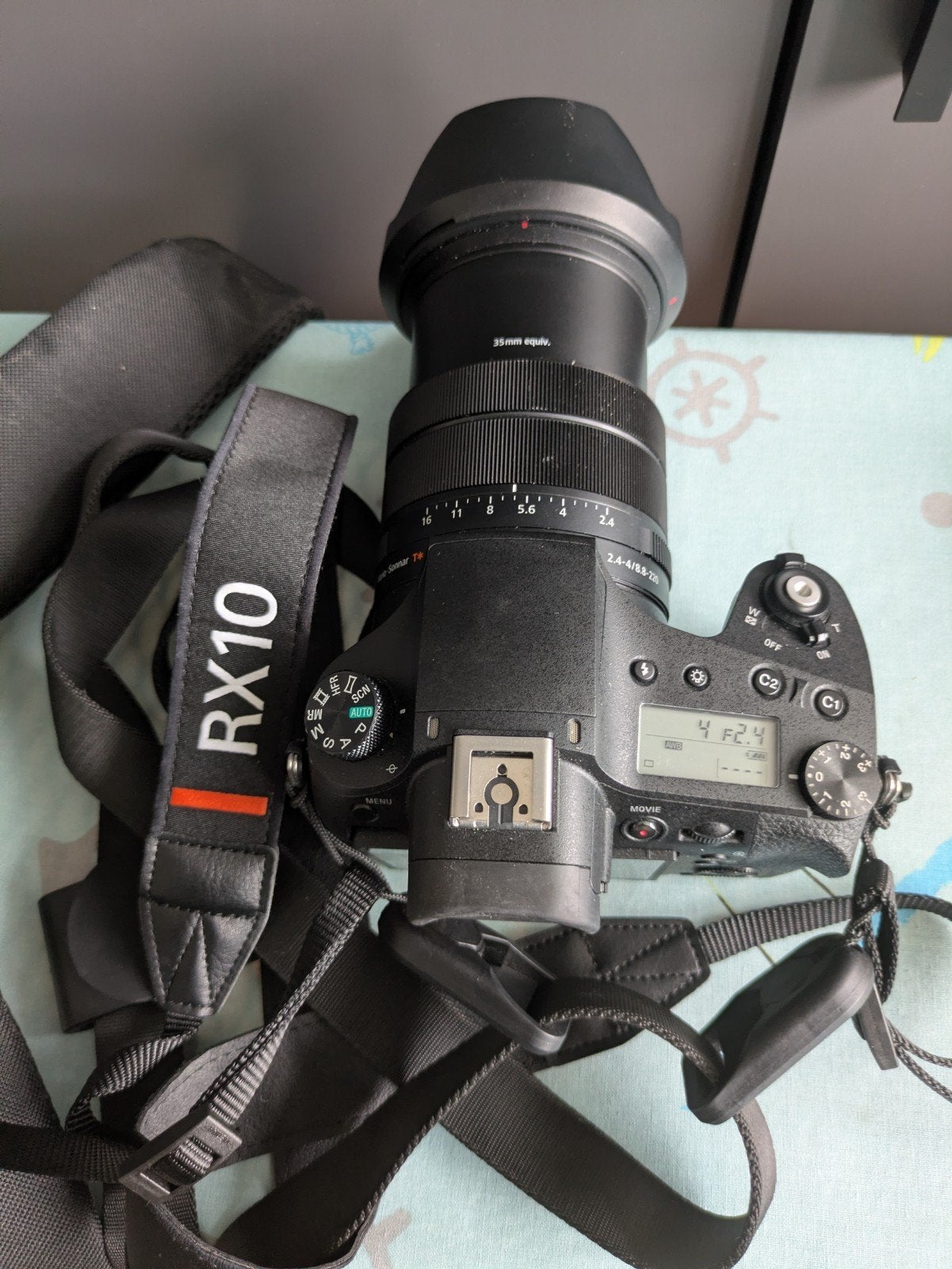 Sony RX10  mark IVBridgecamera - Perfect voor elke fotograaf, Kantelbaar/draaibaar scherm, Zo goed als nieuw, Sony, 8 keer of meer