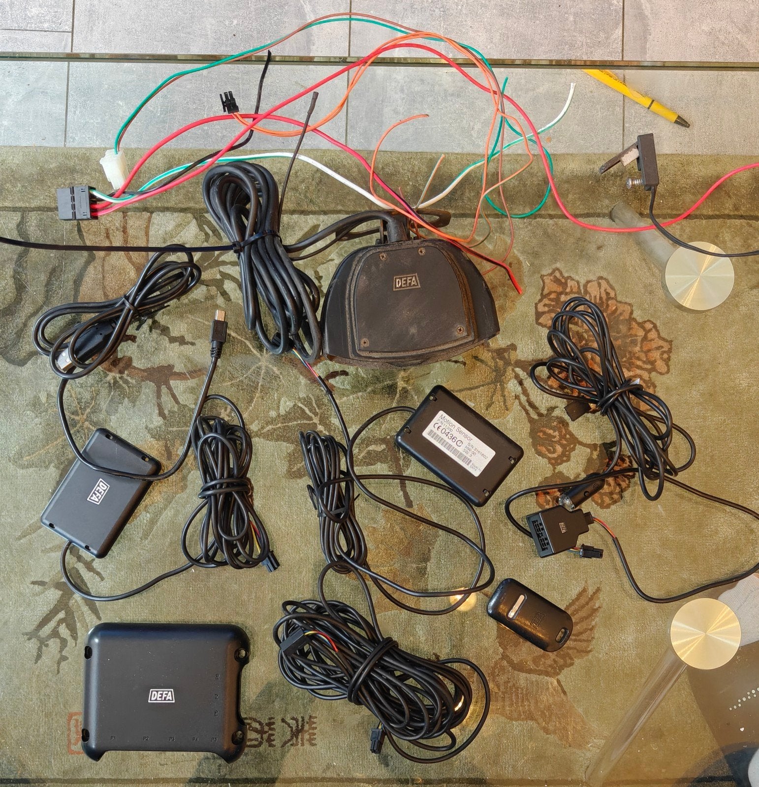 DEFA DVS90 Klasse 2 Autoalarm + Laadruimtesensor, Auto diversen, Ophalen of Verzenden