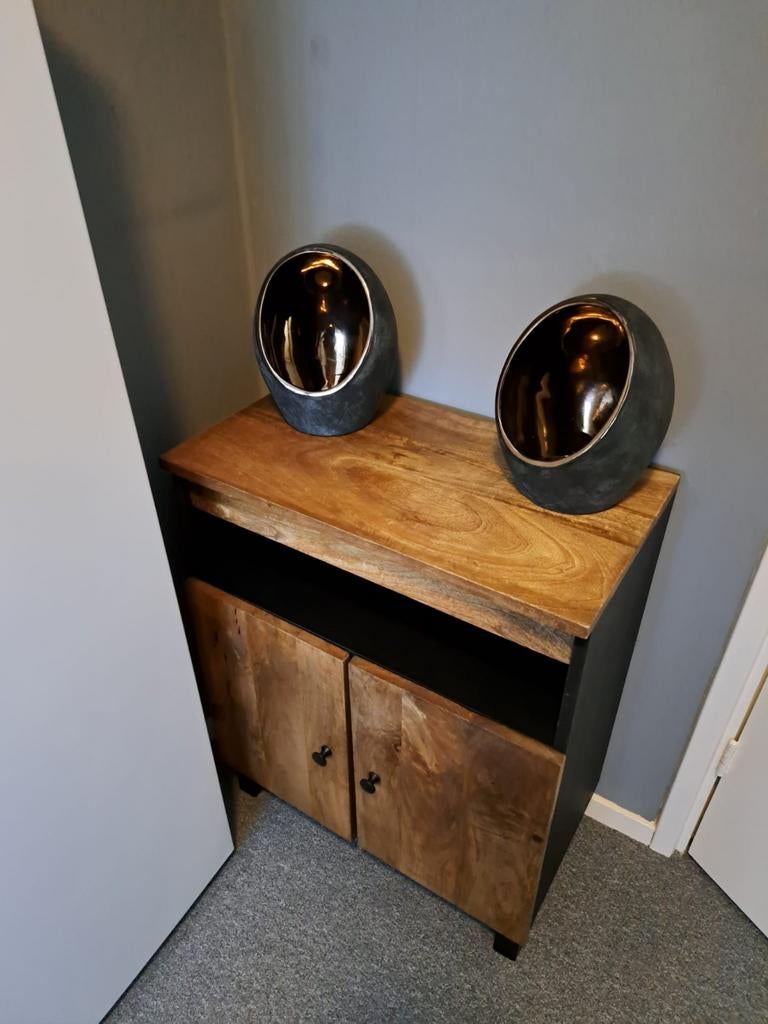 Industriële kast met mangohout en metalen frame, Ophalen, Zo goed als nieuw