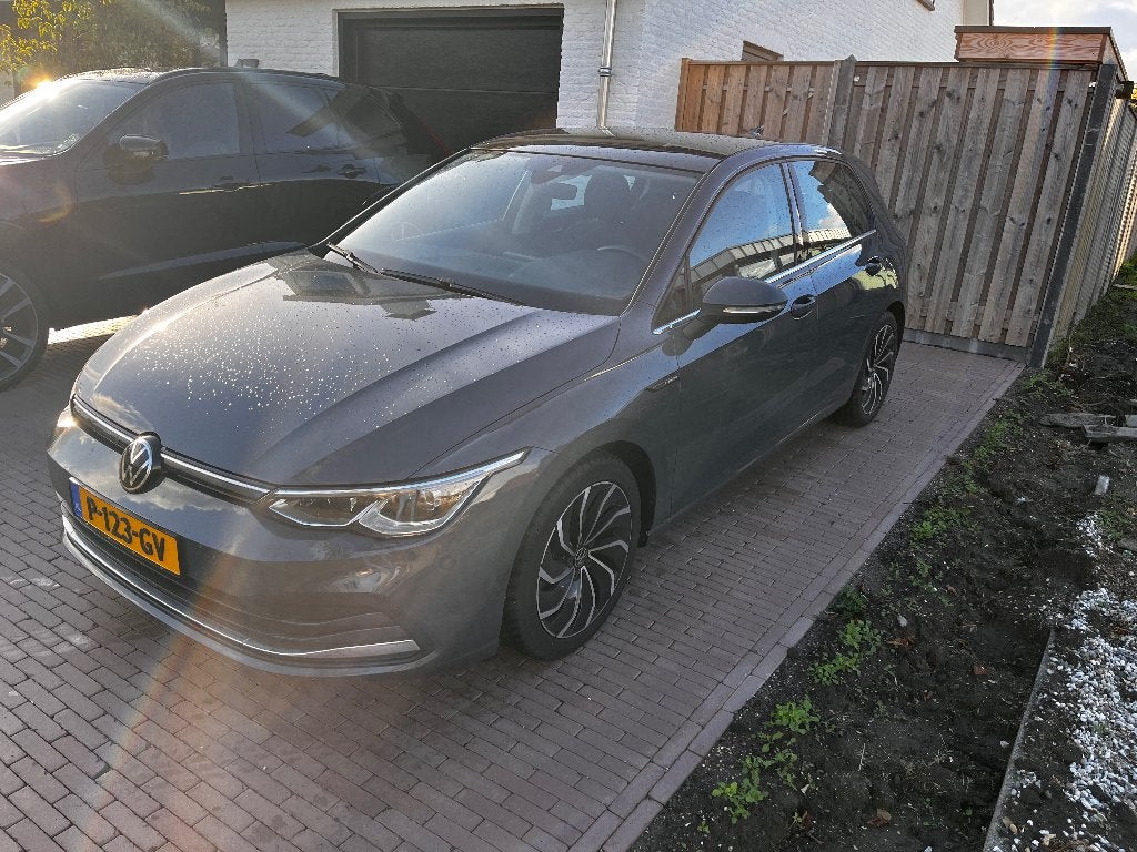 Foto 2 van Volkswagen Golf 1.5 Etsi 150pk 7-DSG 2020 Grijs