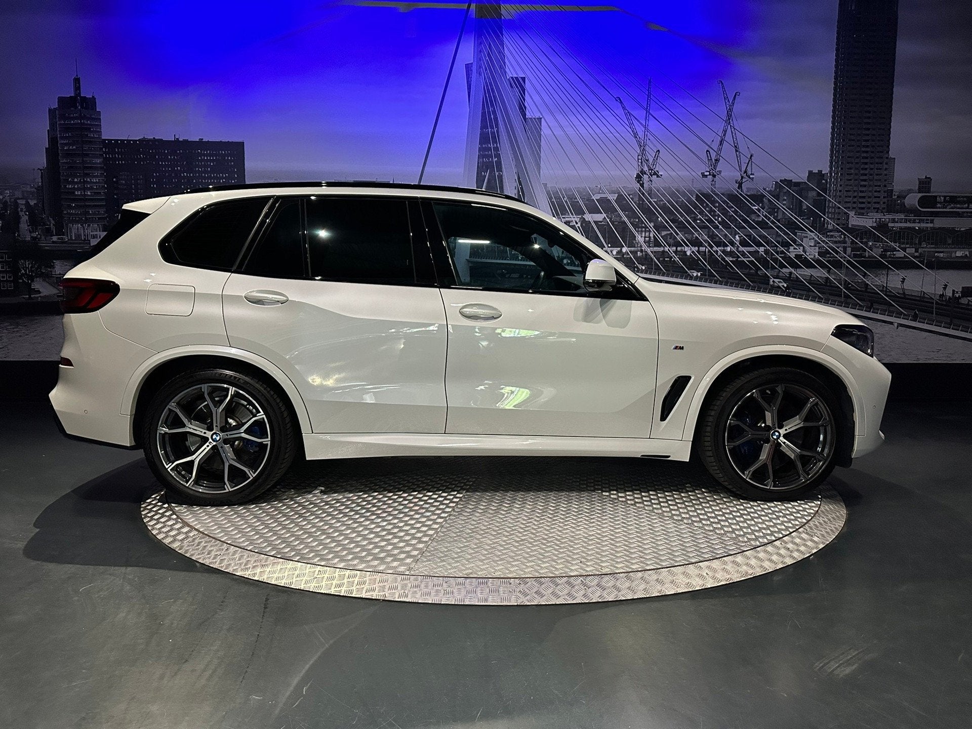 BMW X5 XDrive45e High Executive *Pano*360camera*Trekhaak*, Auto's, Dealer onderhouden, Gebruikt, Verwarmde buitenspiegels, Wit