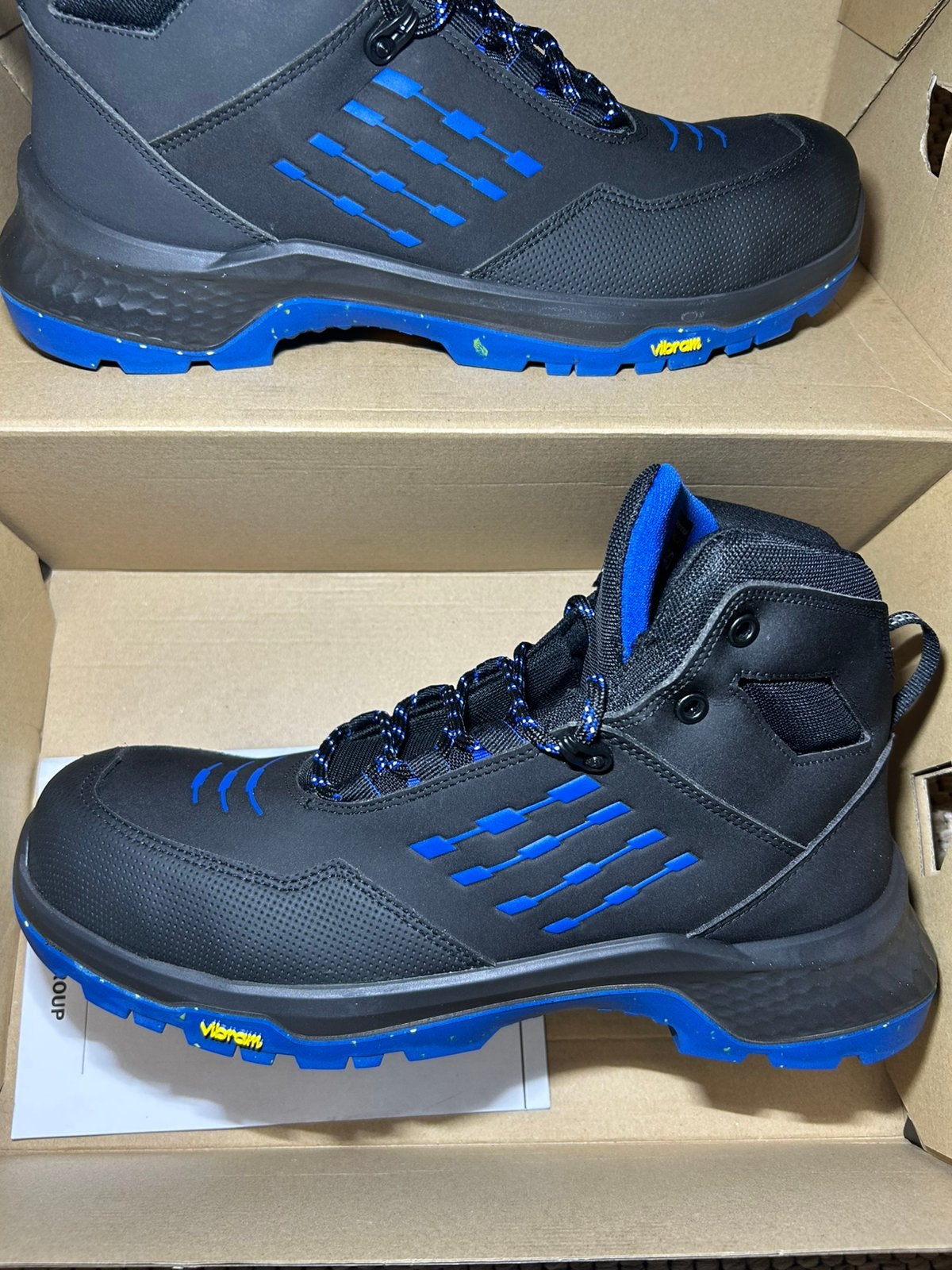 Nieuwe Emma 44 lichtgewicht werkschoenen met Vibram zool, Verzenden, Zwart, Nieuw, Werkschoenen