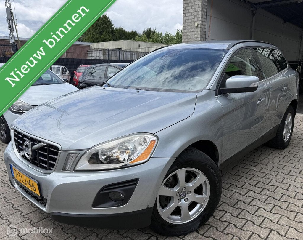 Volvo XC60 2.4D Summum / Automaat /135.000KM! /Unieke Staat!, Auto's, Volvo, Gebruikt, 197 €/maand, 2000 kg, 163 pk