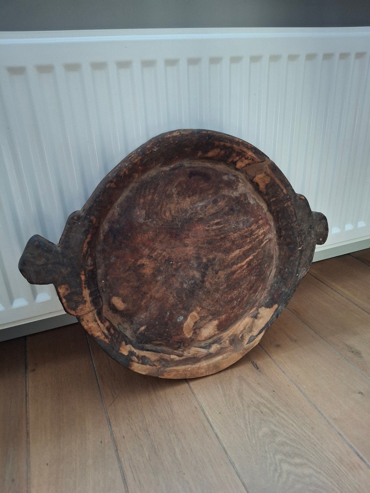 Houten platte schaal, Huis en Inrichting, Woonaccessoires | Schalen en Manden, Ophalen, Zo goed als nieuw, Rond, Hout