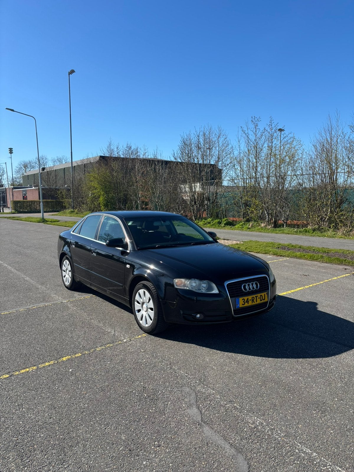 Audi A4 2005 NIEUWE APK!!, Auto's, Audi, Stof, Zwart, 4 cilinders, A4
