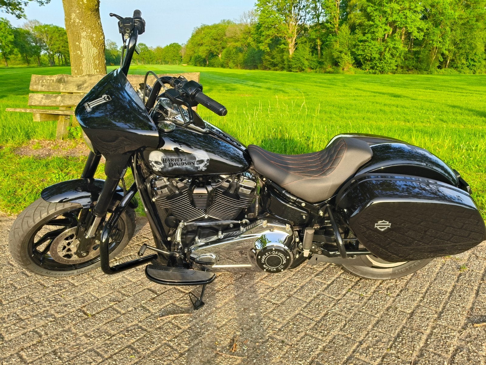 Custom Zadel Low Rider ST - Sport Glide + comfort schuimlaag, Info@rwcustomseating.nl, Nijverdal, Nieuw, Ophalen of Verzenden