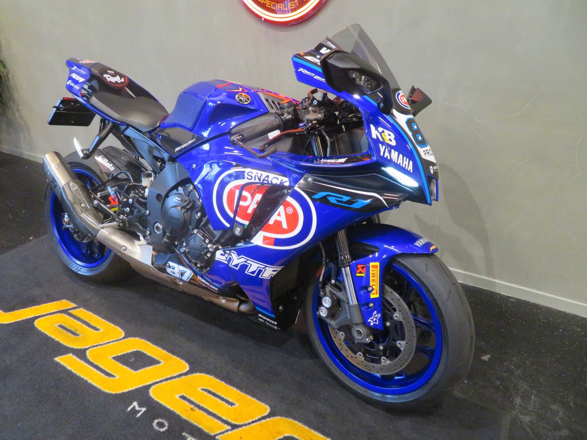 Yamaha YZF R1 ABS AKRA SUPER STRAK! (bj 2025), Super Sport, Meer dan 35 kW, 998 cc, Gebruikt