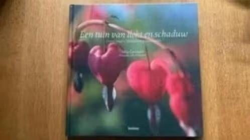 Een tuin van licht en schaduw . Mia Gevaert, Ophalen of Verzenden, Gelezen, Tuinieren en Tuinplanten