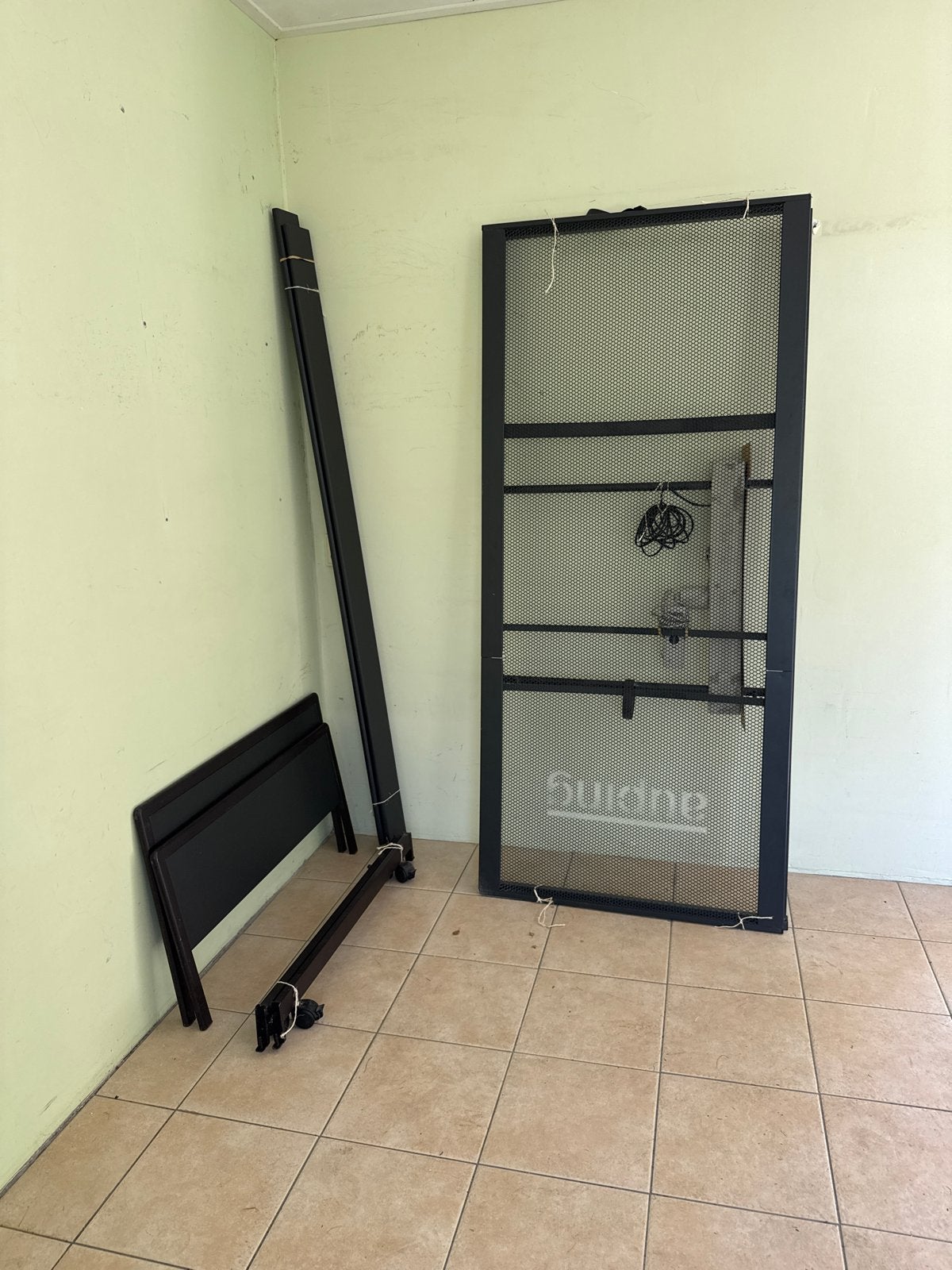 Zwart Aupingbed 90x200 met elektrisch verstelbare bodem, Ophalen, Gebruikt, 90 cm, Eenpersoons