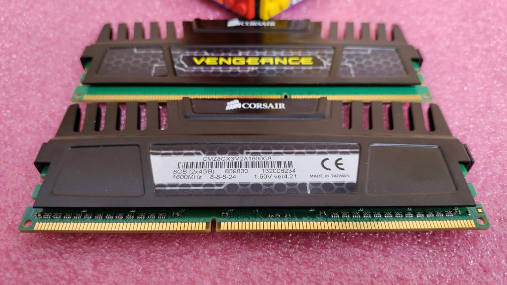 Corsair Vengeance CMZ8GX3M2A1600C8 DDR3 Geheugen, 8 GB, DDR3, Ophalen of Verzenden, Zo goed als nieuw