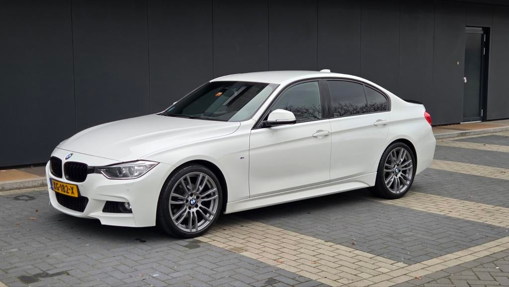 BMW 3-Serie 2.0 320d | AUT | 2015 Wit, Auto's, BMW, Automaat, Euro 5, Achterwielaandrijving, Zwart