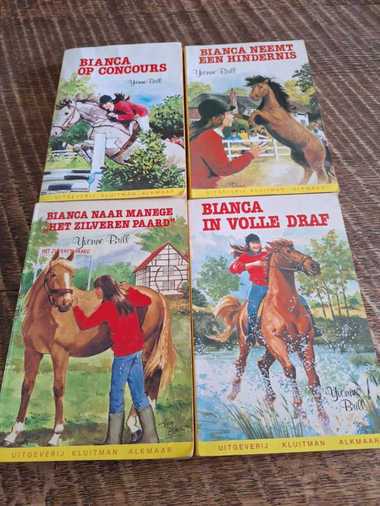 Bianca paardenboeken - 4 delen van Yvonne Brill, Boeken, Ophalen of Verzenden, Gelezen, Yvonne Brill, Fictie