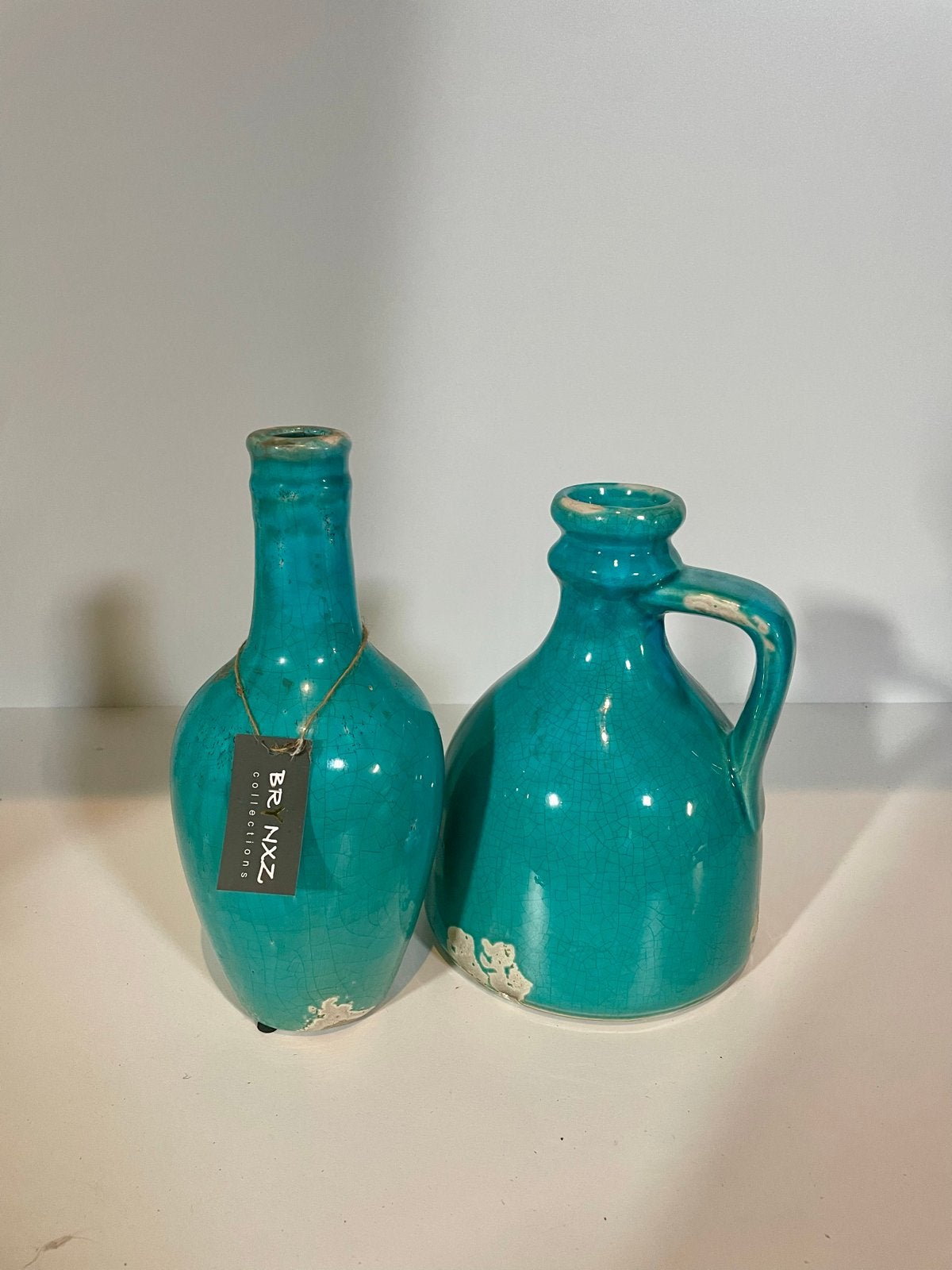 Set van 2 turquoise vazen/kruiken - BRYNXZ Collections, Huis en Inrichting, Ophalen of Verzenden, Gebruikt, Blauw