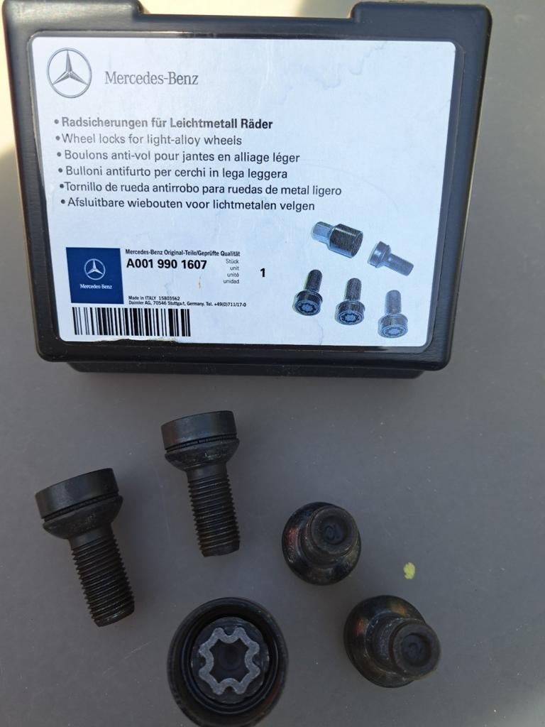 Afsluitbare Wielbouten Mercedes Benz - Set, Auto-onderdelen, Ophalen of Verzenden