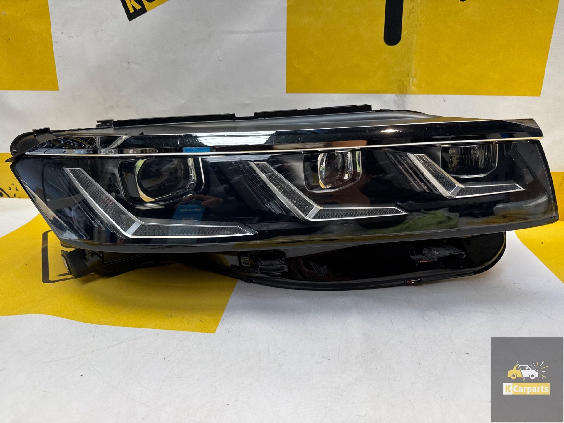 Volkswagen Touareg III Rechter Koplamp 761941082B