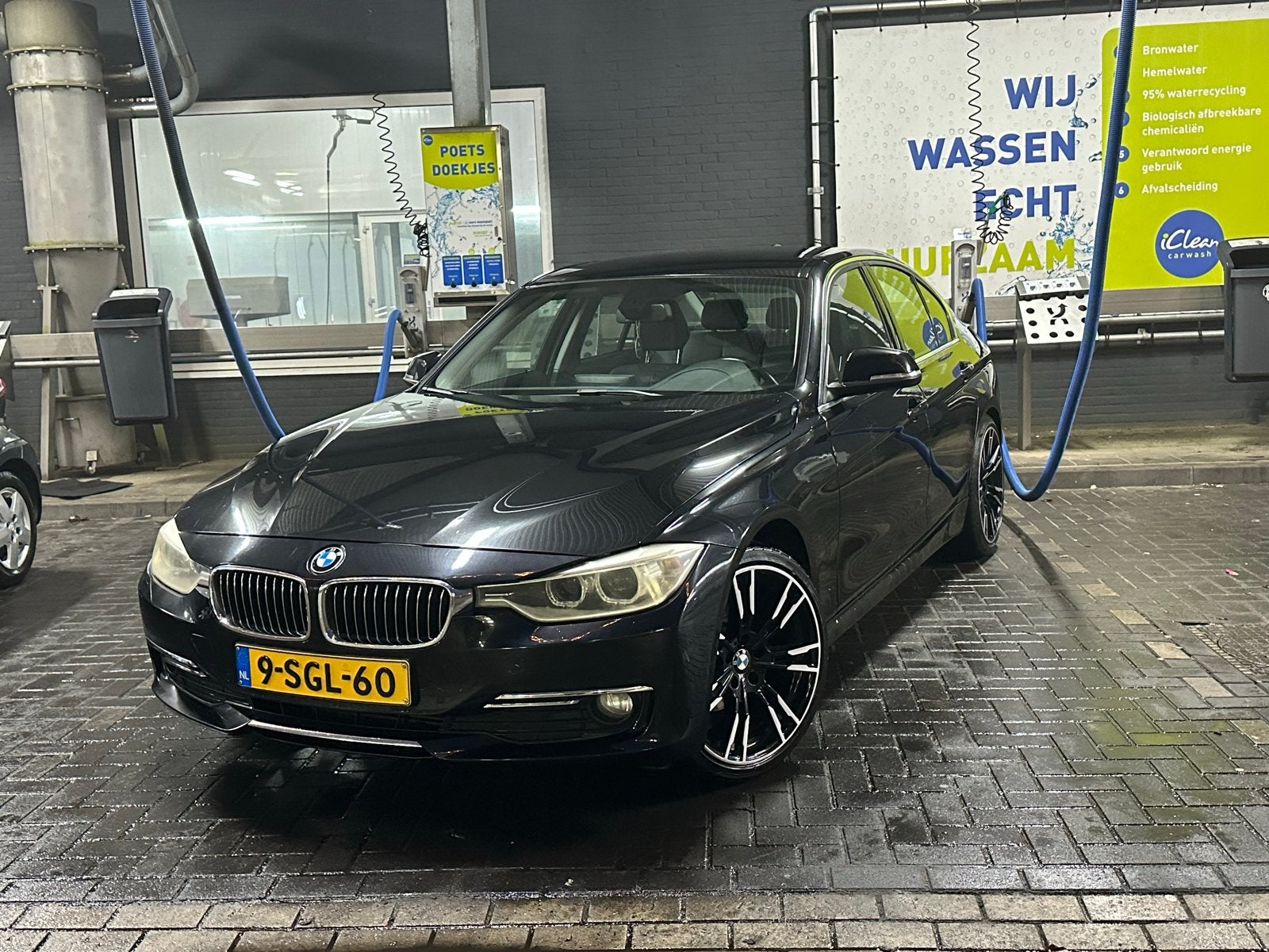 BMW 3-Serie 320i Efficientdynamics Edition 170pk 2013 Zwart, Auto's, Achterwielaandrijving, 4 cilinders, Zwart, 75 €/maand