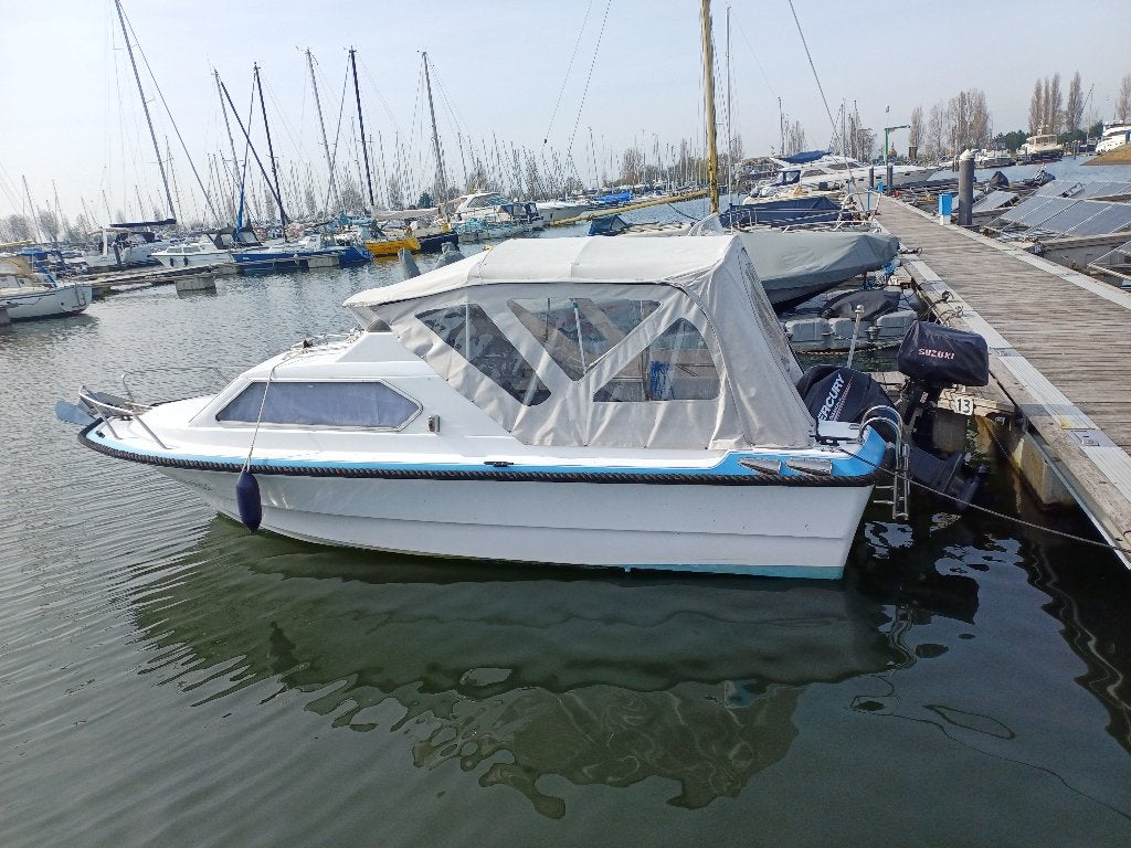 skibsplast 585 met 25 pk mercury, Watersport en Boten, Vis- en Consoleboten, Ophalen, 10 tot 30 pk, Gebruikt, Viertaktmotor