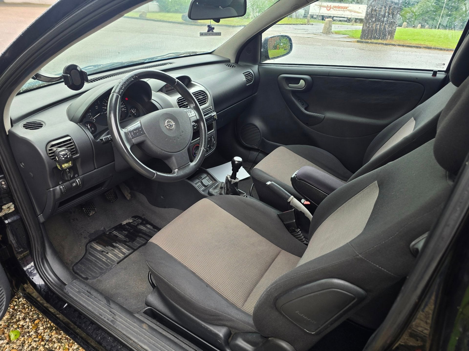 Opel Corsa 1.2-16V Enjoy Airco, Auto's, Voorwielaandrijving, 450 kg, Gebruikt, 31 €/maand