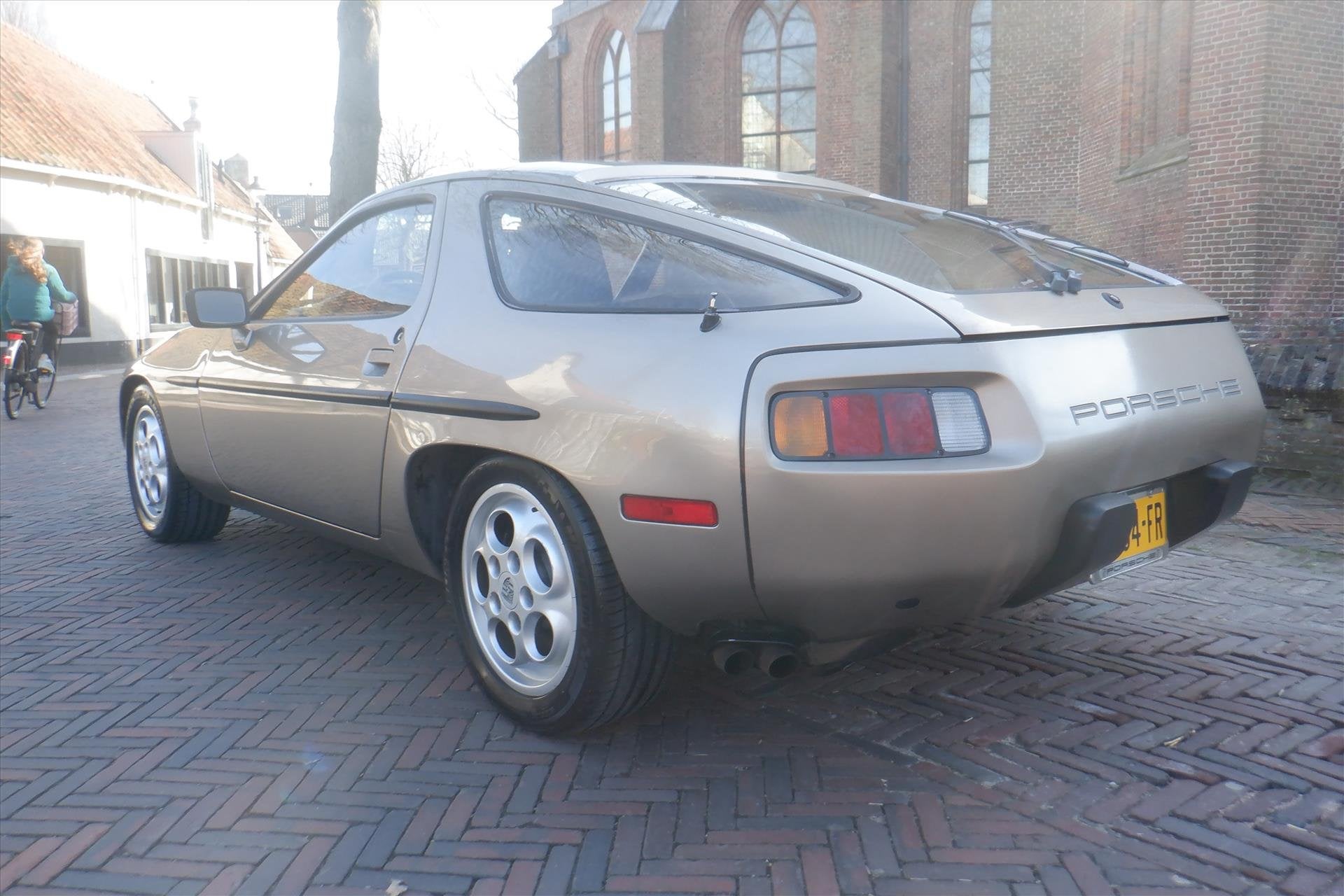 Porsche 928 4.5 handgeschakeld - schuifdak, foto 9