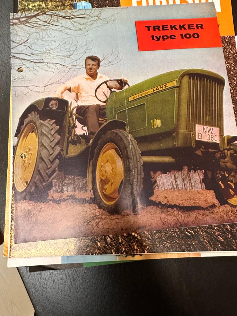 Oude folder John Deere-Lanz trekker type 100 jaren '60, Ophalen of Verzenden, Zo goed als nieuw, Overige typen