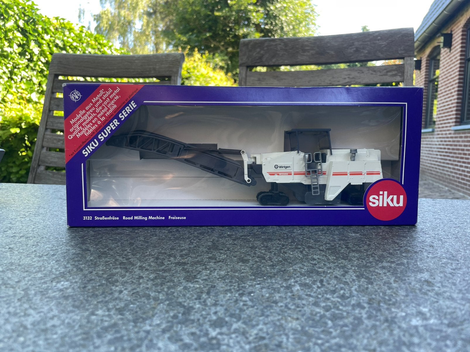 Siku 3132 - Wirtgen W2000 asfaltfrees wit, Hobby en Vrije tijd, Modelauto's | 1:50, Ophalen of Verzenden, Nieuw, Bus of Vrachtwagen