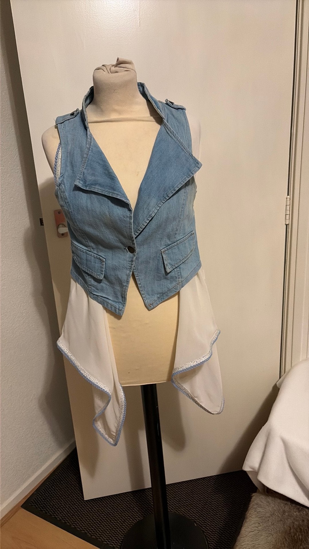 Aparte top met jeans gilet  mt s, Blauw, Ophalen of Verzenden, Zo goed als nieuw, Maat 36 (S)